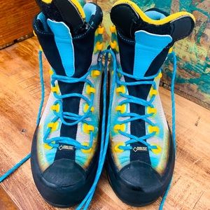 La Sportiva Mountaineering Boot - Size 6